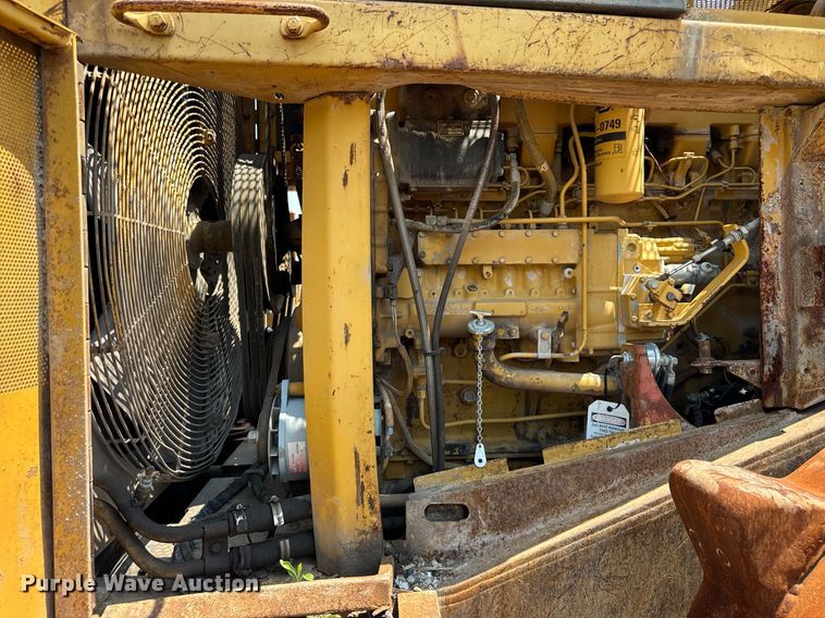 image for item DI9052 1992 Caterpillar 826C landfill compactor