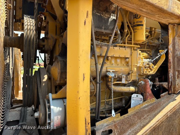 image for item DI9052 1992 Caterpillar 826C landfill compactor