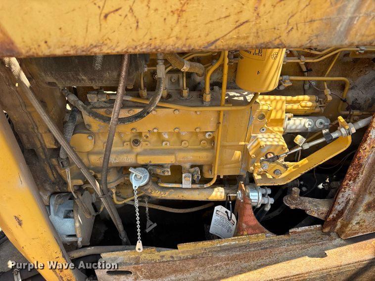 image for item DI9052 1992 Caterpillar 826C landfill compactor