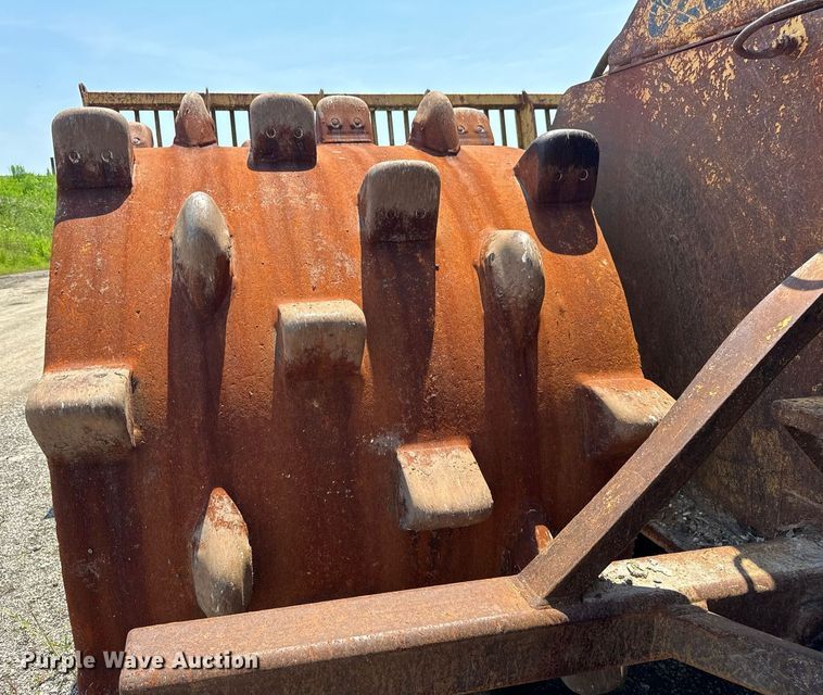 image for item DI9052 1992 Caterpillar 826C landfill compactor