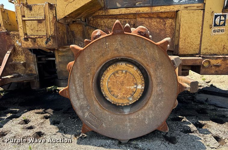 image for item DI9052 1992 Caterpillar 826C landfill compactor