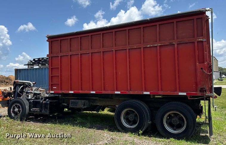 image for item DI9075 1983 Mack R600 grain truck