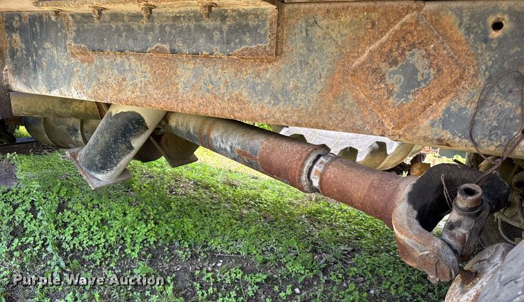 image for item DI9075 1983 Mack R600 grain truck