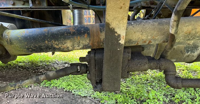 image for item DI9075 1983 Mack R600 grain truck