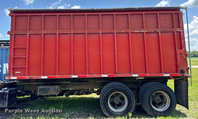 image for item DI9075 1983 Mack R600 grain truck