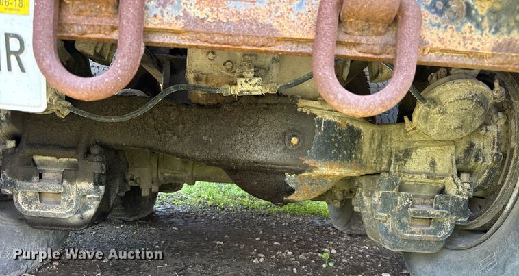 image for item DI9075 1983 Mack R600 grain truck