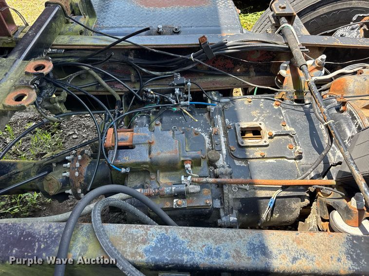 image for item DI9075 1983 Mack R600 grain truck