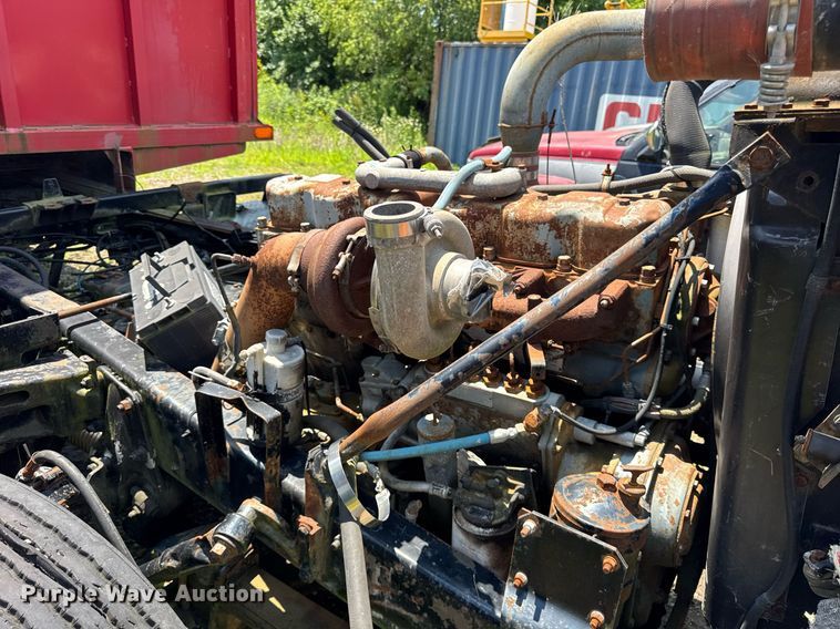 image for item DI9075 1983 Mack R600 grain truck