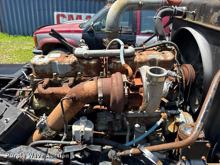 image for item DI9075 1983 Mack R600 grain truck