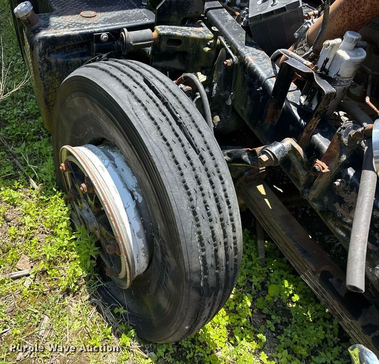 image for item DI9075 1983 Mack R600 grain truck