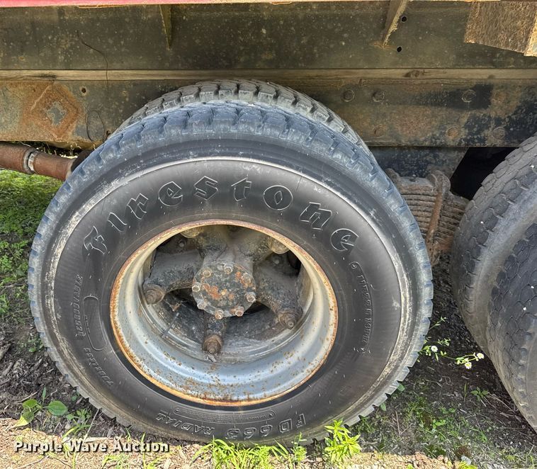 image for item DI9075 1983 Mack R600 grain truck