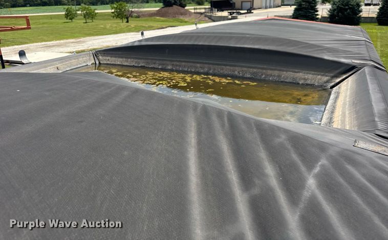 image for item DI9075 1983 Mack R600 grain truck