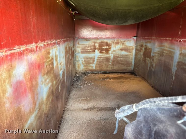 image for item DI9075 1983 Mack R600 grain truck