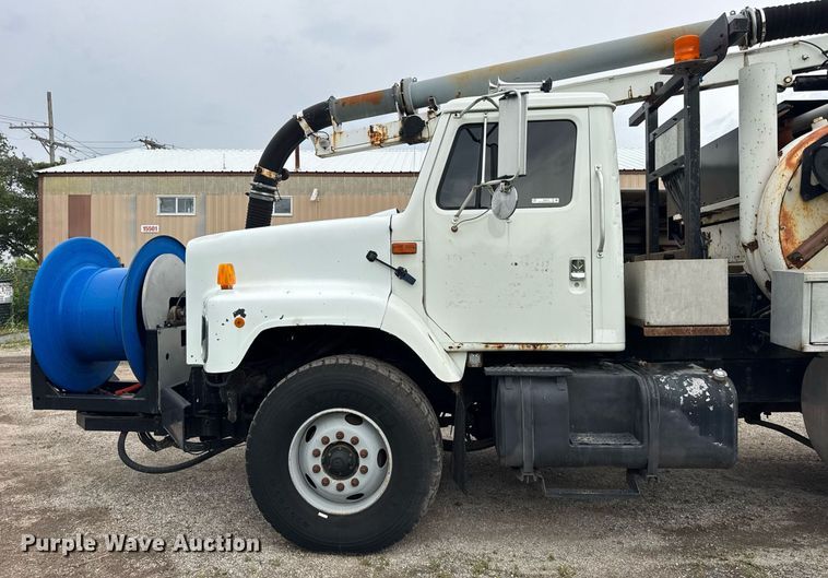 image for item DI9079 1999 International 2674 sewer rodder truck