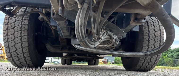 image for item DI9079 1999 International 2674 sewer rodder truck