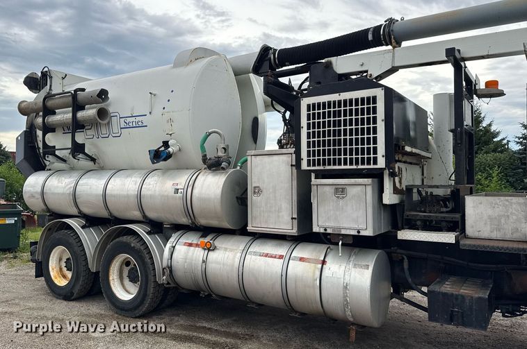 image for item DI9079 1999 International 2674 sewer rodder truck