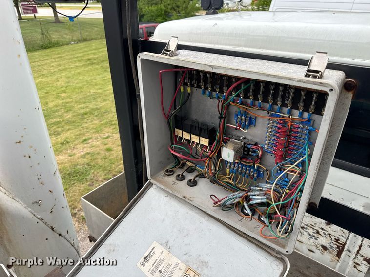 image for item DI9079 1999 International 2674 sewer rodder truck