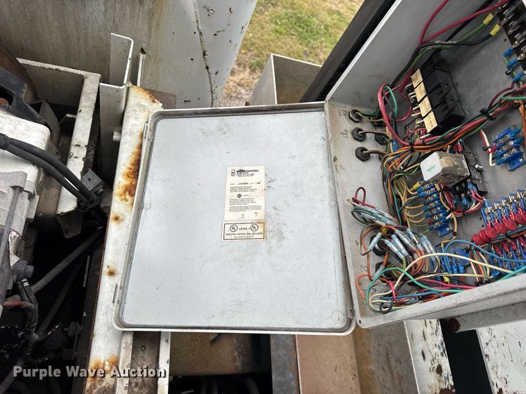 image for item DI9079 1999 International 2674 sewer rodder truck