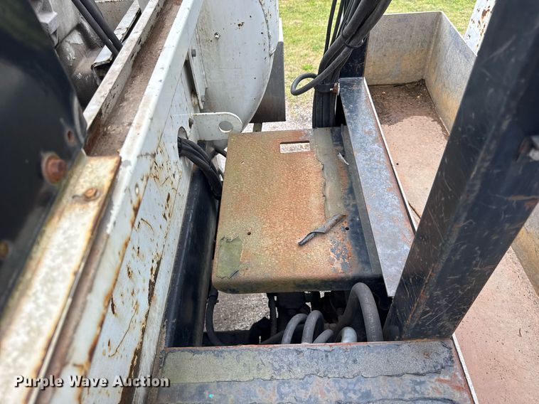 image for item DI9079 1999 International 2674 sewer rodder truck