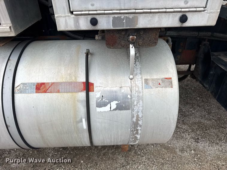 image for item DI9079 1999 International 2674 sewer rodder truck