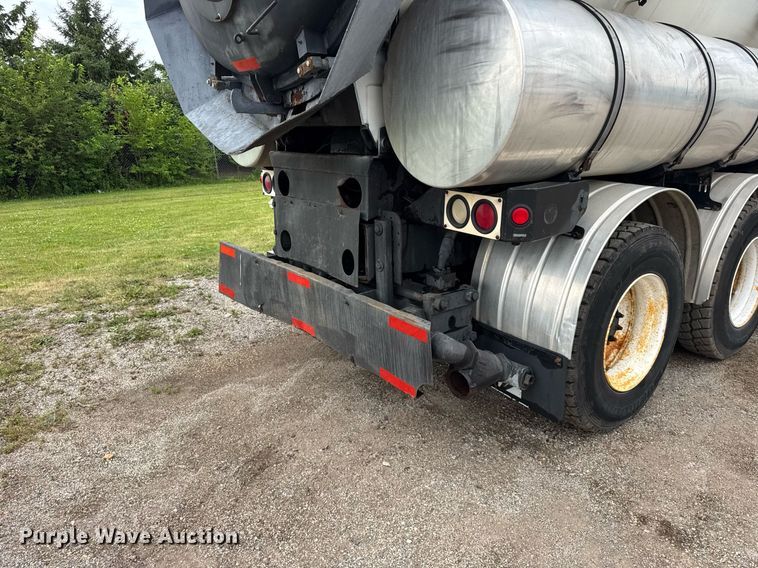 image for item DI9079 1999 International 2674 sewer rodder truck