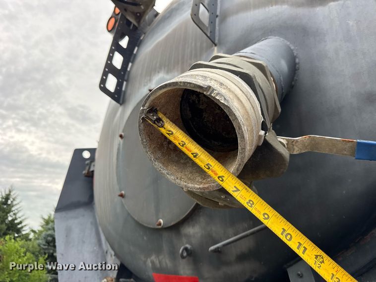 image for item DI9079 1999 International 2674 sewer rodder truck