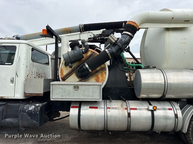 image for item DI9079 1999 International 2674 sewer rodder truck