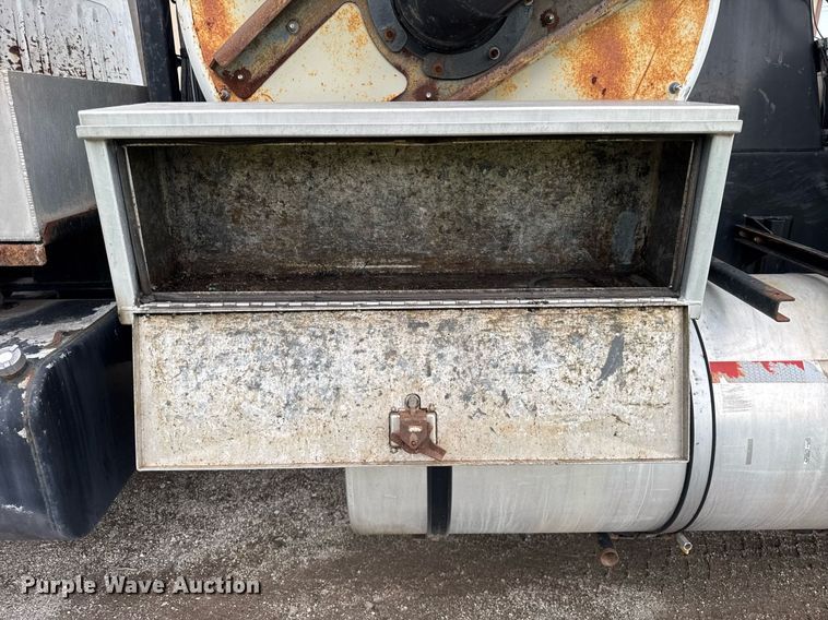 image for item DI9079 1999 International 2674 sewer rodder truck