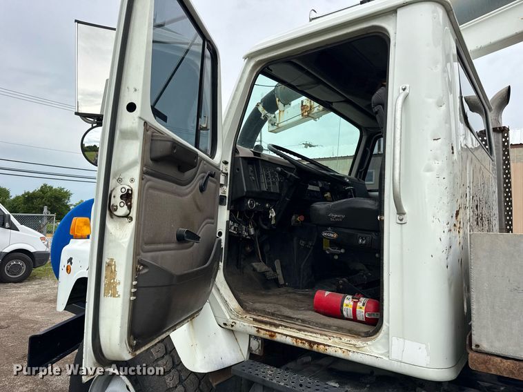 image for item DI9079 1999 International 2674 sewer rodder truck