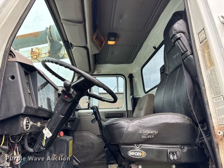 image for item DI9079 1999 International 2674 sewer rodder truck