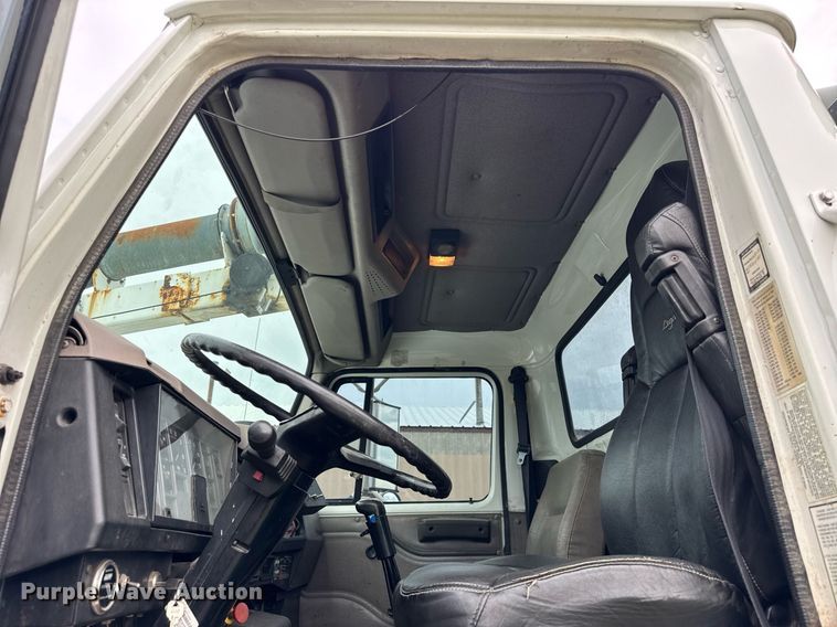 image for item DI9079 1999 International 2674 sewer rodder truck