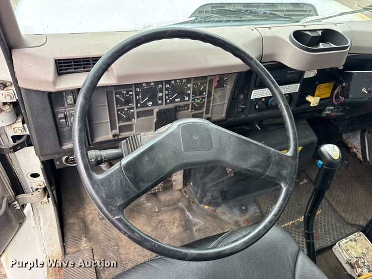 image for item DI9079 1999 International 2674 sewer rodder truck