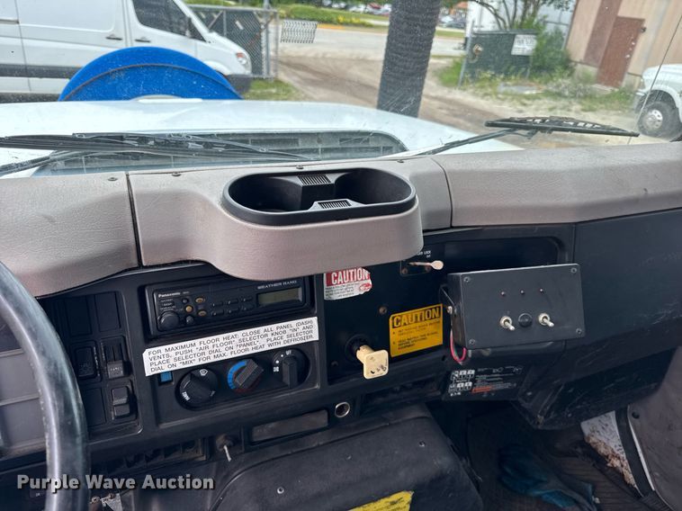 image for item DI9079 1999 International 2674 sewer rodder truck