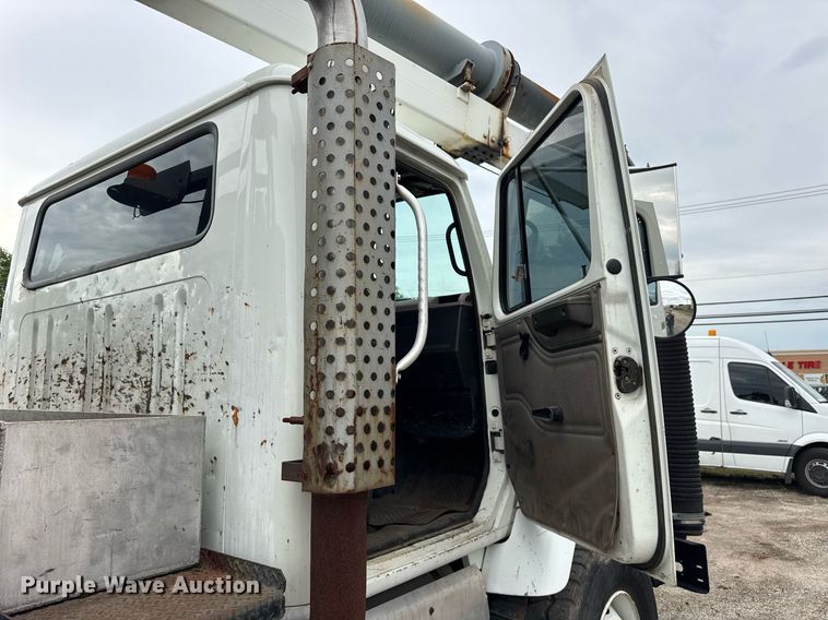 image for item DI9079 1999 International 2674 sewer rodder truck