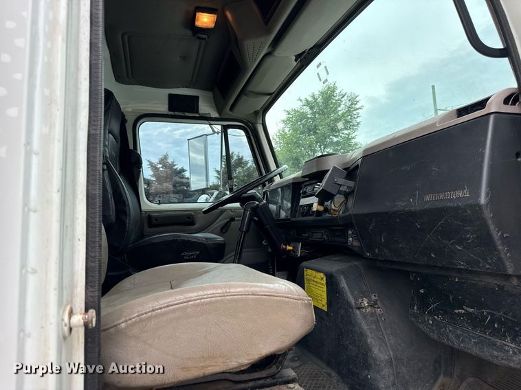 image for item DI9079 1999 International 2674 sewer rodder truck