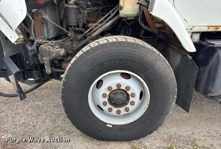 image for item DI9079 1999 International 2674 sewer rodder truck