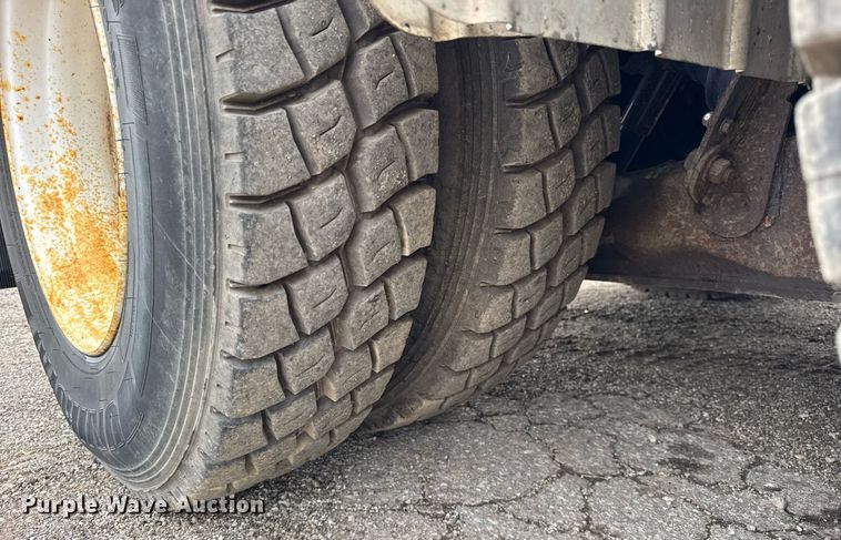 image for item DI9079 1999 International 2674 sewer rodder truck