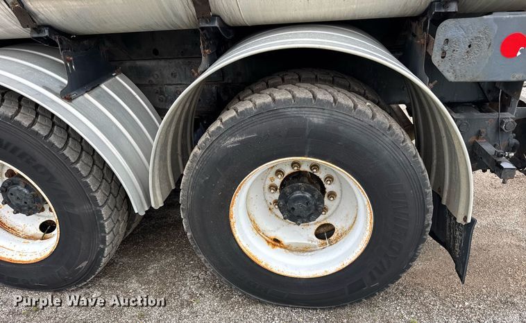 image for item DI9079 1999 International 2674 sewer rodder truck