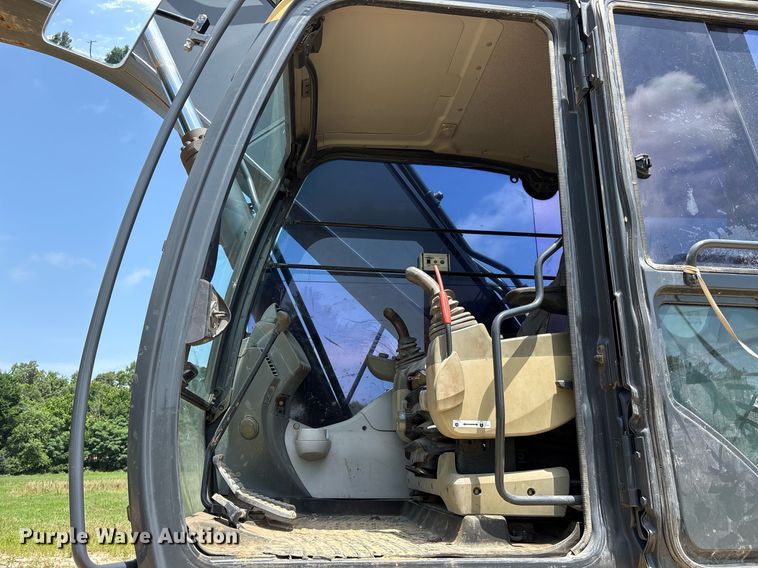 image for item DM1917 2012 John Deere 350G excavator