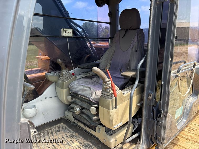 image for item DM1917 2012 John Deere 350G excavator