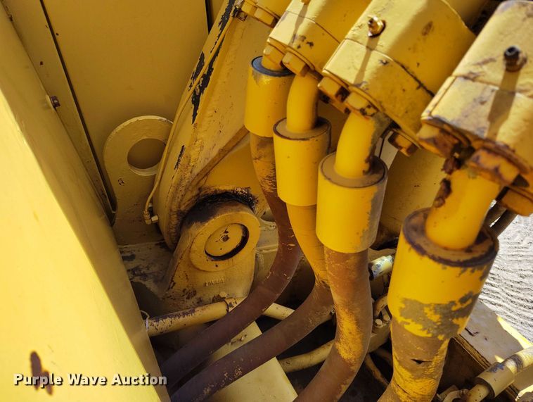 image for item DP4979 1977 Caterpillar 235 excavator