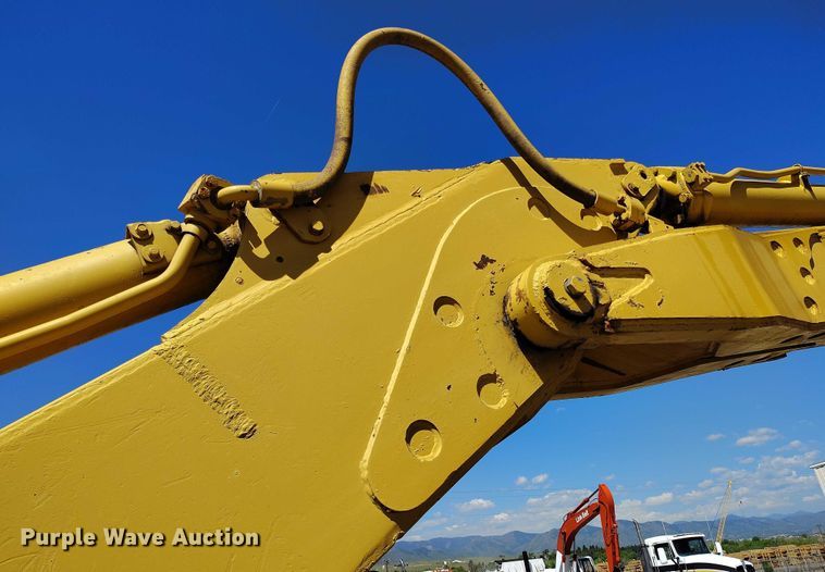 image for item DP4979 1977 Caterpillar 235 excavator