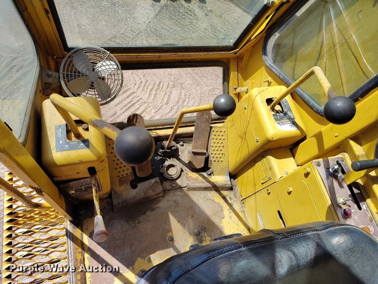 image for item DP4979 1977 Caterpillar 235 excavator