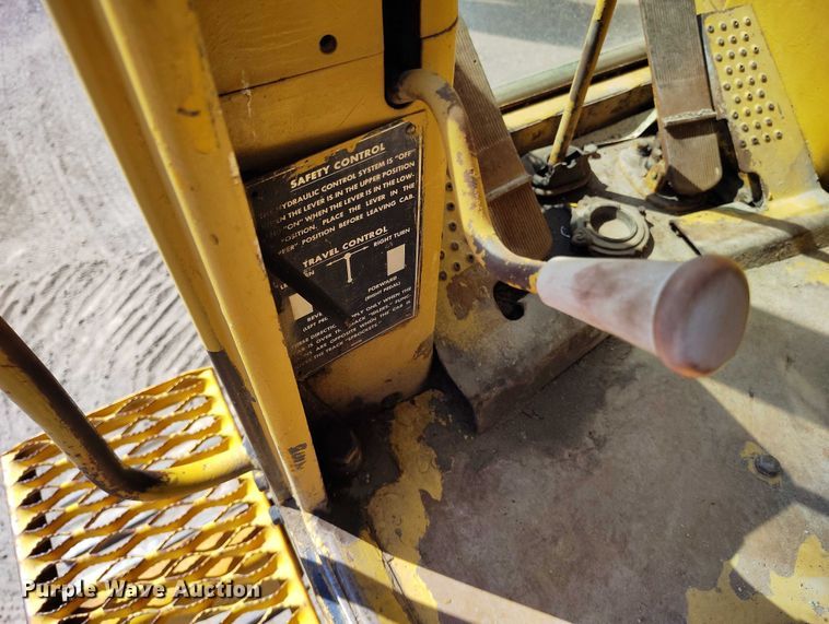 image for item DP4979 1977 Caterpillar 235 excavator