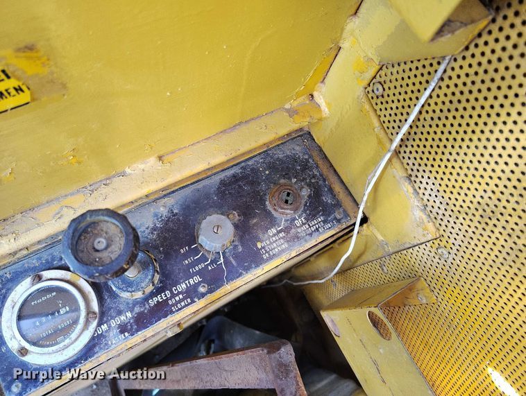 image for item DP4979 1977 Caterpillar 235 excavator