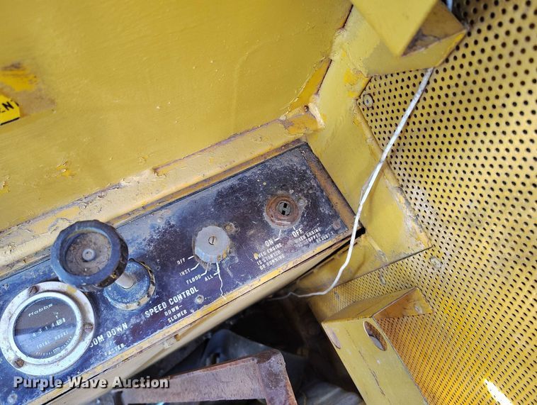 image for item DP4979 1977 Caterpillar 235 excavator