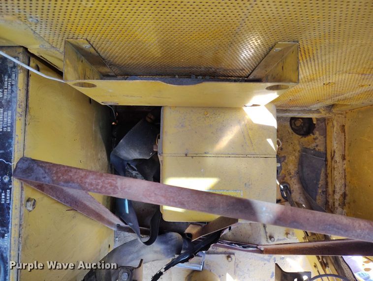 image for item DP4979 1977 Caterpillar 235 excavator