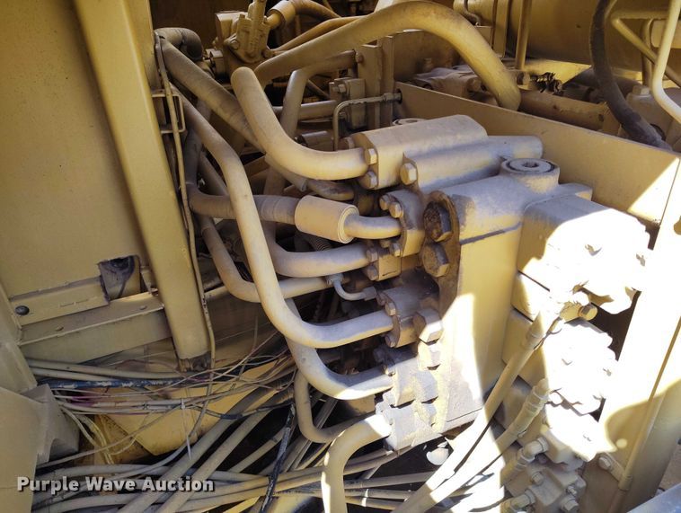 image for item DP4979 1977 Caterpillar 235 excavator