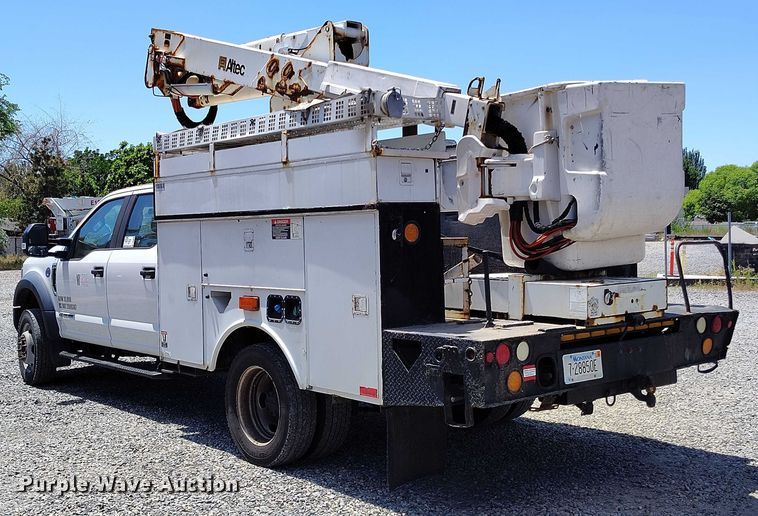 image for item DP5018 2019 Ford F550 bucket truck