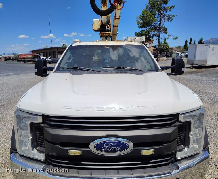 image for item DP5018 2019 Ford F550 bucket truck